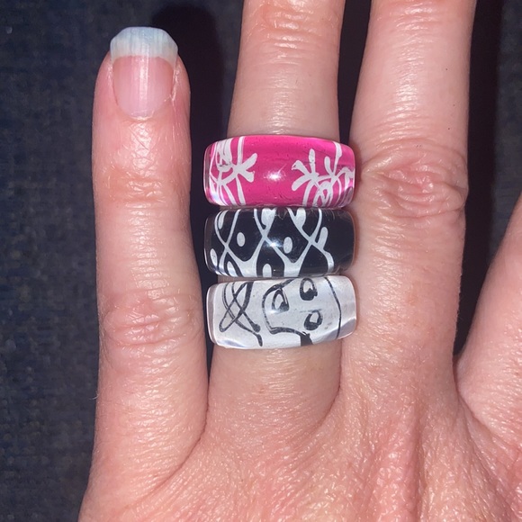 Three Coordinating Acrylic Rings - Picture 2 of 4